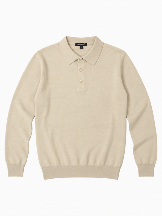 POLO MAGLIONCINO beige in maglia fine, con maniche lunghe, colletto classico e chiusura frontale a tre bottoni.