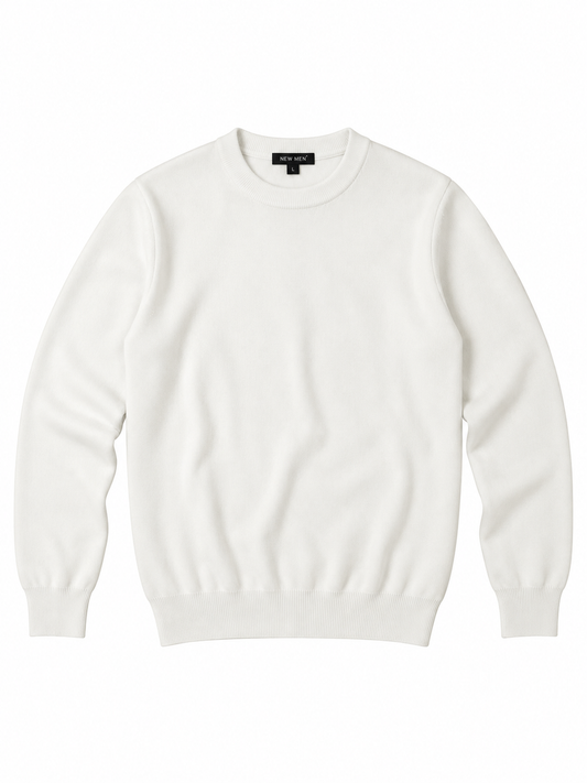 Maglia giro collo bianca in morbida maglia liscia, con maniche lunghe e bordi a coste su polsini e fondo.