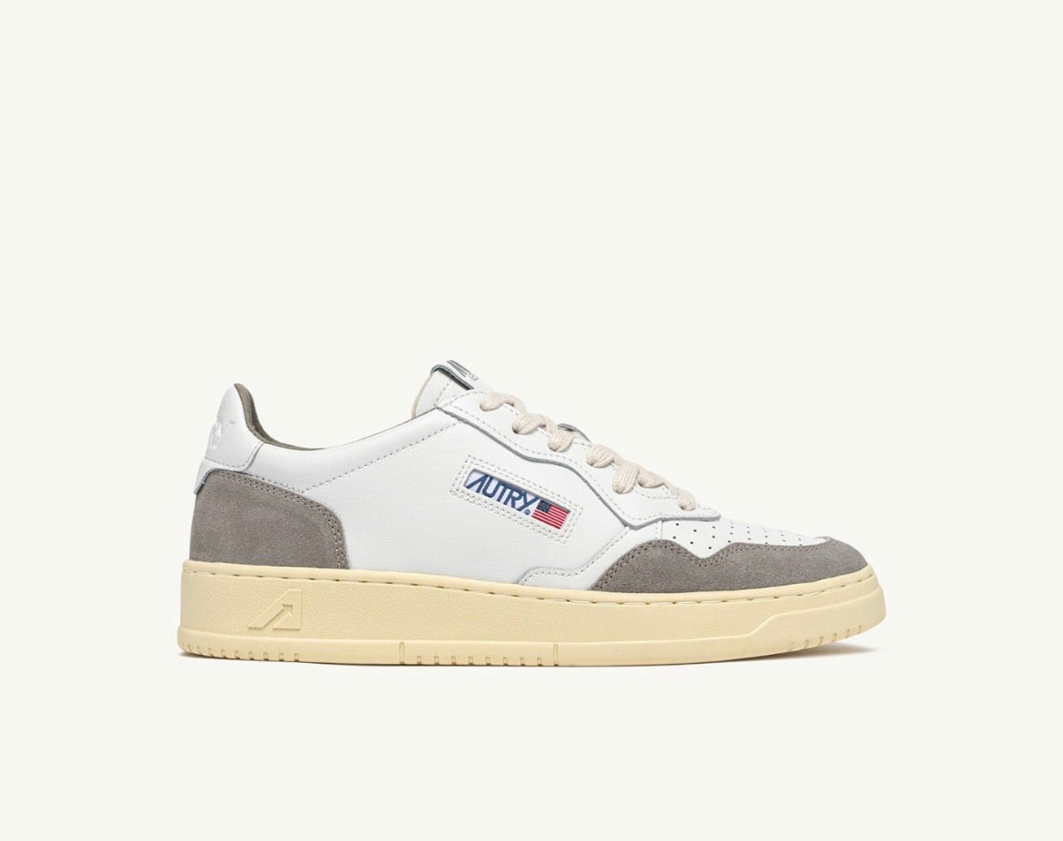 Autry Medalist Leather Low White Vapor
