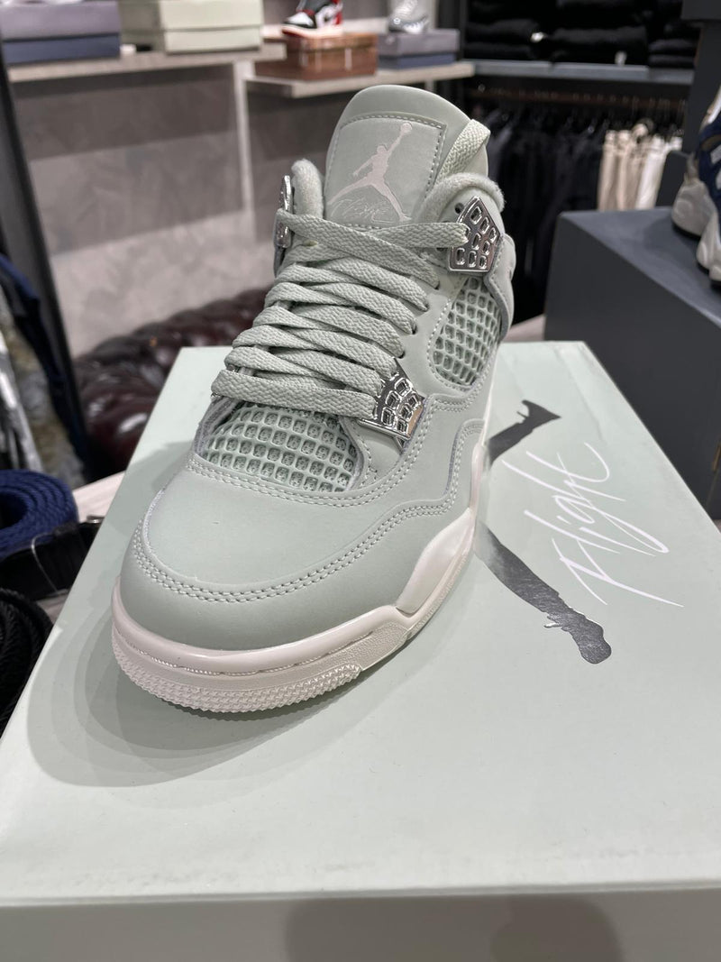 Jordan 4 RETRO WMNS